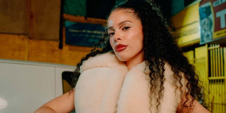 La artista Esty lleva la música latina a un nuevo territorio con su muy esperado álbum DOMI STAR